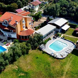https://apartments-seherzada.in-istria.net